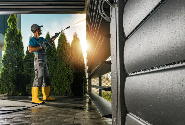 Best Pool Deck Cleaning  in Harris Hill, NY